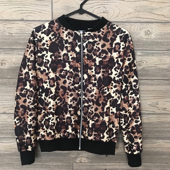 LAST 1✨Leopard Print Lightweight Bomber Jacket - Picture 7 of 8